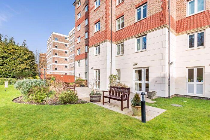 2 Bedroom Apartment For Sale In Lilac Court, Patcham, BN1
