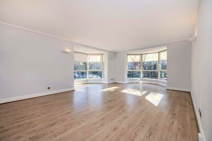 3 Bedroom Apartment To Rent In Queens Terrace, St Johns Wood, NW8