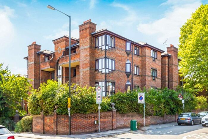 2 Bedroom Flat To Rent In Worple Road, London, SW20