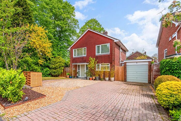 4 Bedroom Detached House For Sale In Southwick Close, Winchester, SO22