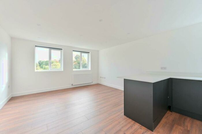 1 Bedroom Flat To Rent In Peckham Rye, Peckham Rye, London, SE15