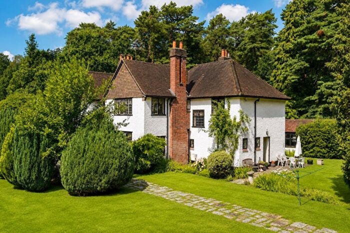 5 Bedroom Detached House For Sale In Heath House Road, Worplesdon Hill, Surrey, GU22