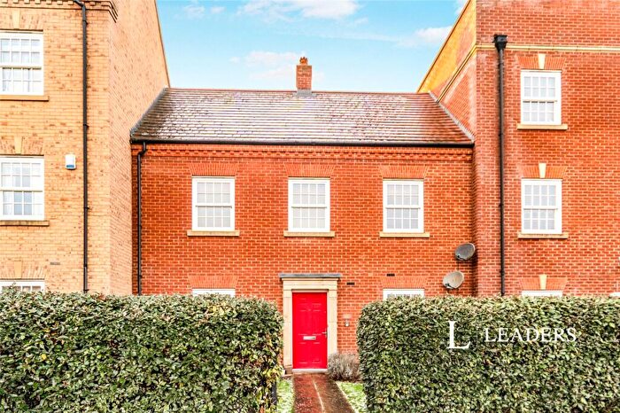 2 Bedroom Flat To Rent In Greenkeepers Road, Great Denham, Bedford, MK40