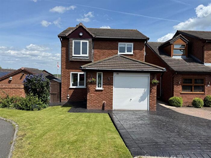 3 Bedroom Detached House For Sale In Woodlands Drive, Skelmanthorpe, Huddersfield, HD8