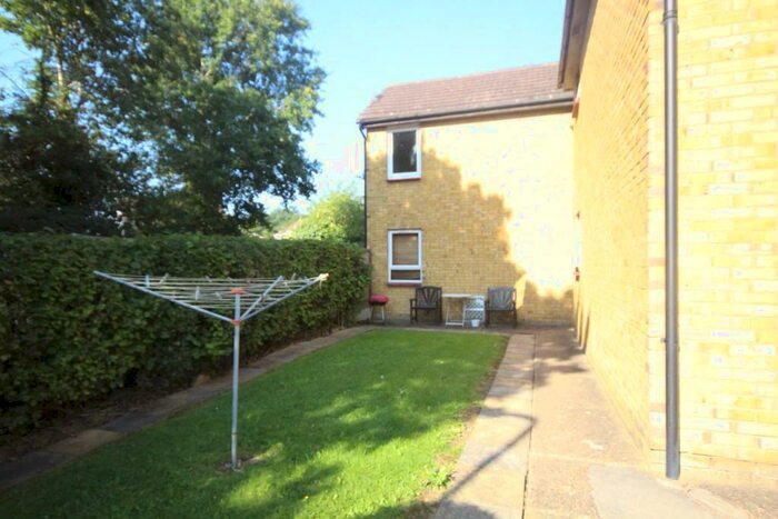 Studio To Rent In Greding Walk, Brentwood, Essex, CM13
