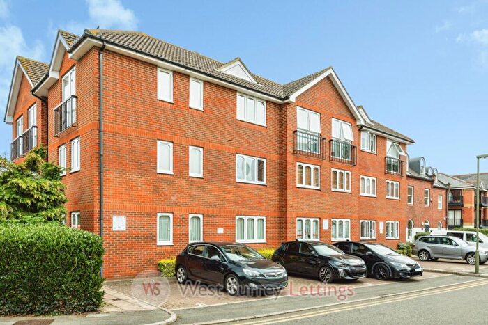 1 Bedroom Flat To Rent In Foundry Mews, Chertsey, KT16