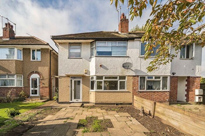 2 Bedroom Flat To Rent In Connell Crescent, London, W5