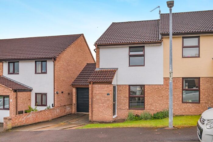 2 Bedroom Semi-Detached House For Sale In Mary De Bohun Close, Monmouth, NP25