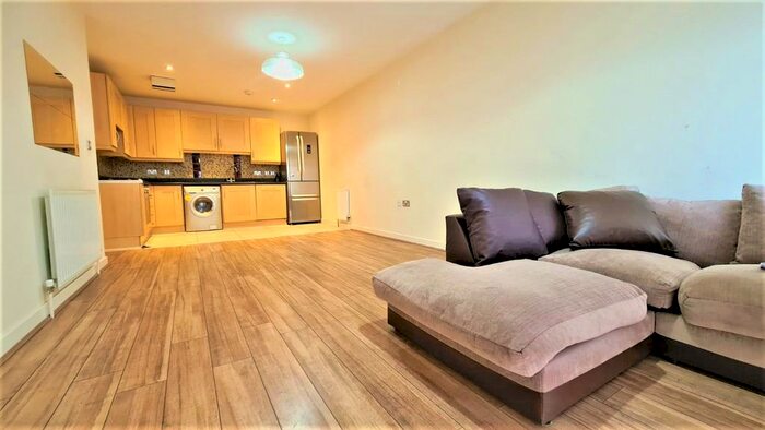 2 Bedroom Flat To Rent In Romford Road, London, E15