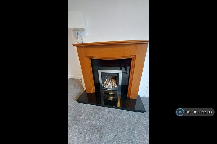 2 Bedroom Terraced House To Rent In West View, Bradford, BD17