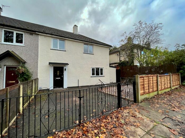 3 Bedroom Semi-Detached House To Rent In Rainsough Avenue, Prestwich, Manchester, M25