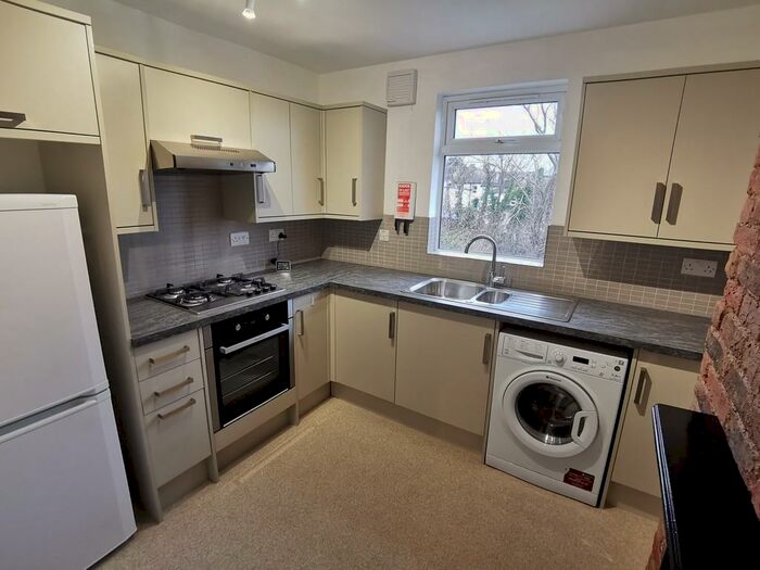 3 Bedroom Maisonette To Rent In Springfield Road, Brighton, BN1