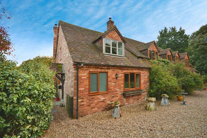 2 Bedroom House To Rent In Cherry Lane, Amersham, HP7