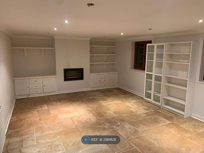 4 Bedroom Detached House To Rent In Golden Ball Lane, Maidenhead, SL6