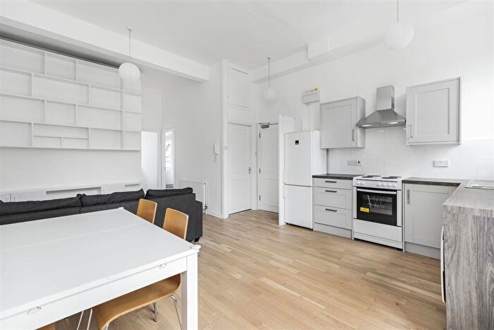 2 Bedroom Flat To Rent In Canfield Gardens, South Hampstead, NW6