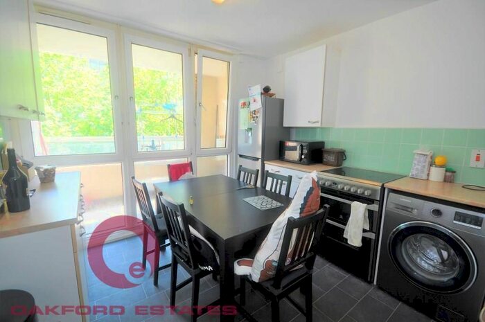 3 Bedroom Flat To Rent In Old Street, Islington, EC1V