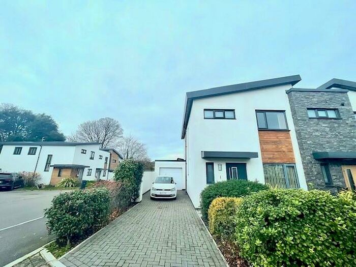 3 Bedroom Detached House To Rent In Montague Close, Exeter, EX2