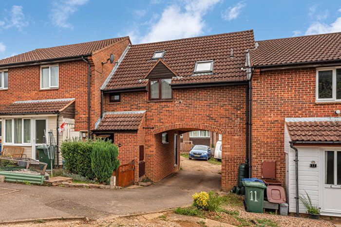 1 Bedroom Coach House For Sale In Bedford Close, Banbury - No Onward Chain, OX16