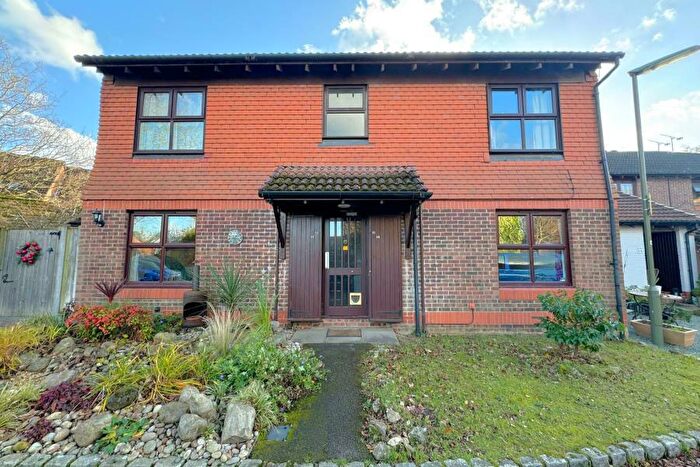 1 Bedroom Ground Maisonette To Rent In Goldsworth Park, GU21