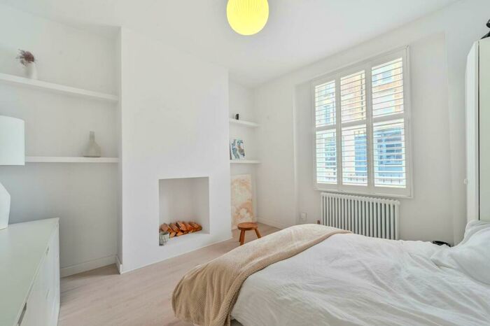 1 Bedroom Flat To Rent In Bayham Street, Camden Town, London, NW1