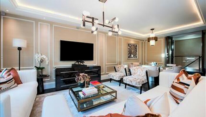 3 Bedroom Flat To Rent In Prince Of Wales Terrace, London, W8