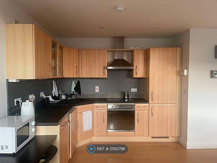 2 Bedroom Flat To Rent In Argyle Street, Glasgow, G2