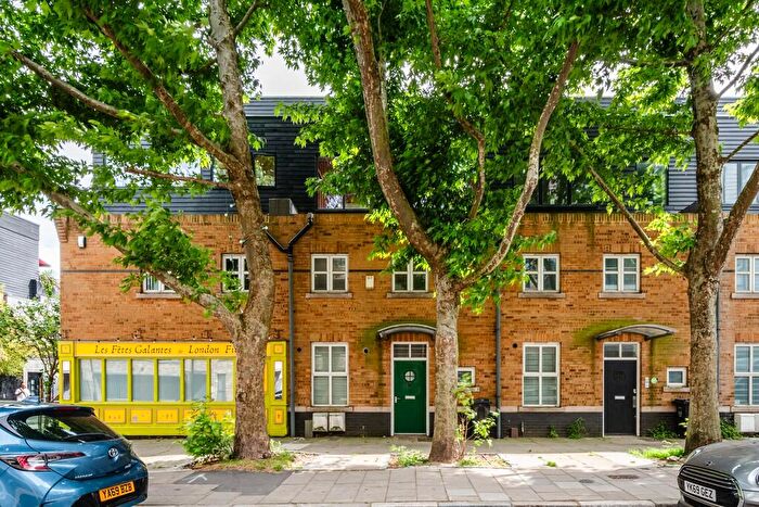 3 Bedroom House For Sale In London Lane, E8