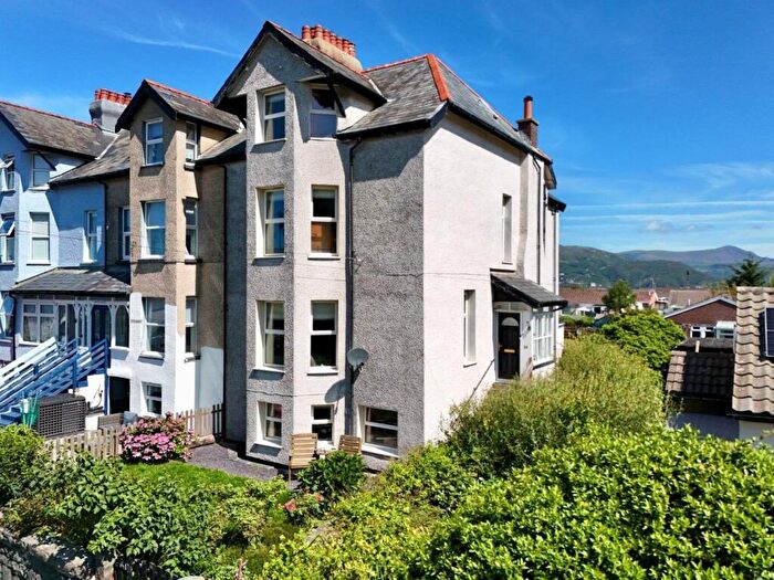 7 Bedroom End Of Terrace House For Sale In Belgrave Road, Fairbourne, LL38