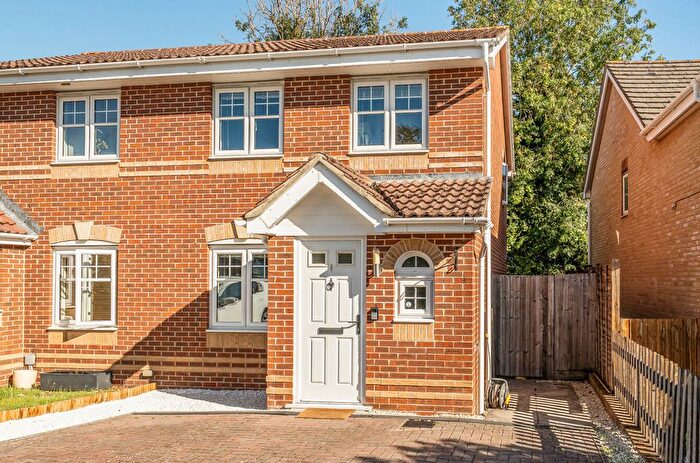 3 Bedroom Semi-Detached House For Sale In The Crossways, Chandler's Ford, Eastleigh, Hampshire, SO53