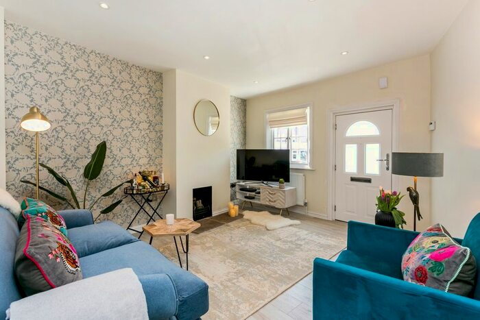 2 Bedroom Cottage To Rent In Ferryside, Ferry Road, Bray, Maidenhead, SL6