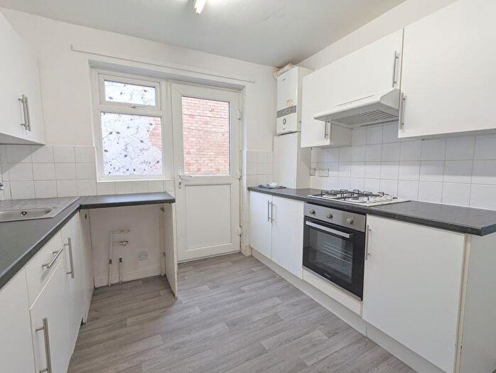 2 Bedroom Apartment To Rent In Ground Floor Apartment, Warren Court, Westcliffe Road, Birkdale, Merseyside, PR8