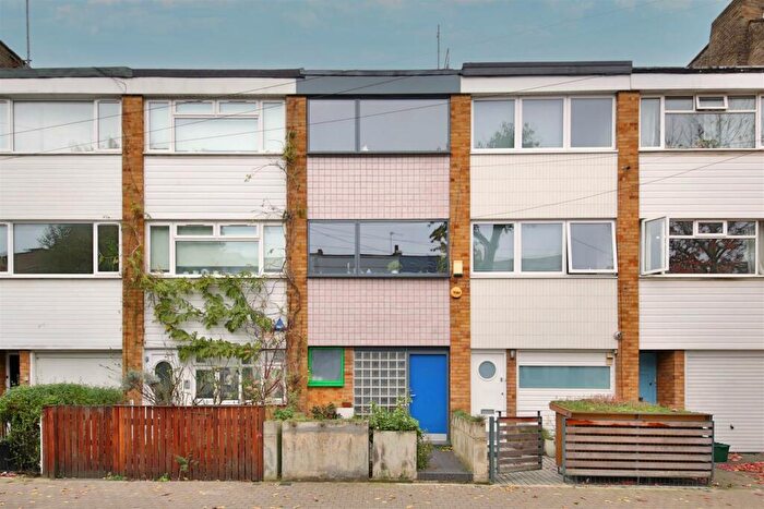 4 Bedroom Terraced House To Rent In Berriman Road, Finsbury Park, N7