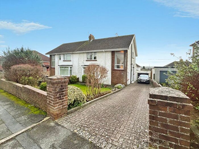 3 Bedroom Semi-Detached House For Sale In Brynawel, Bridgend, CF31