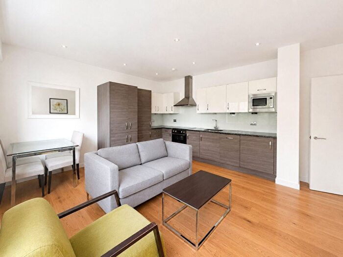 2 Bedroom Flat For Sale In Clayton Road, Hayes, UB3