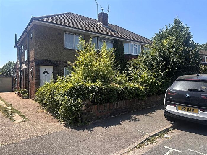 2 Bedroom Maisonette For Sale In Montrose Road, Bedfont, TW14