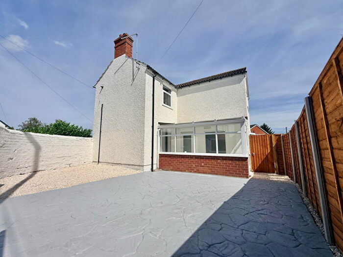 3 Bedroom Detached House For Sale In Straits Road, Gornal Wood, DY3