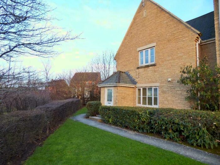 2 Bedroom Maisonette To Rent In Callington Road, SN25