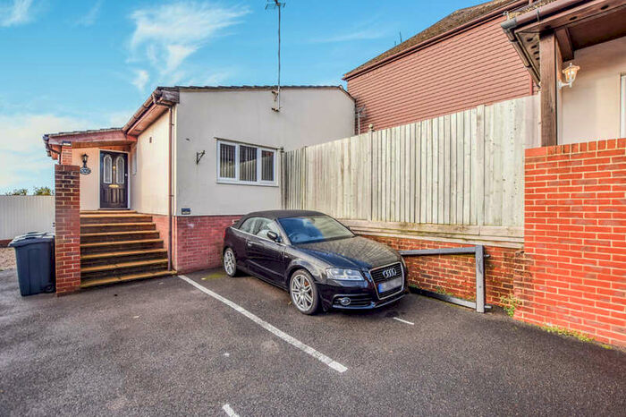 1 Bedroom Terraced Bungalow For Sale In Hythe Road, Willesborough, Ashford, TN24