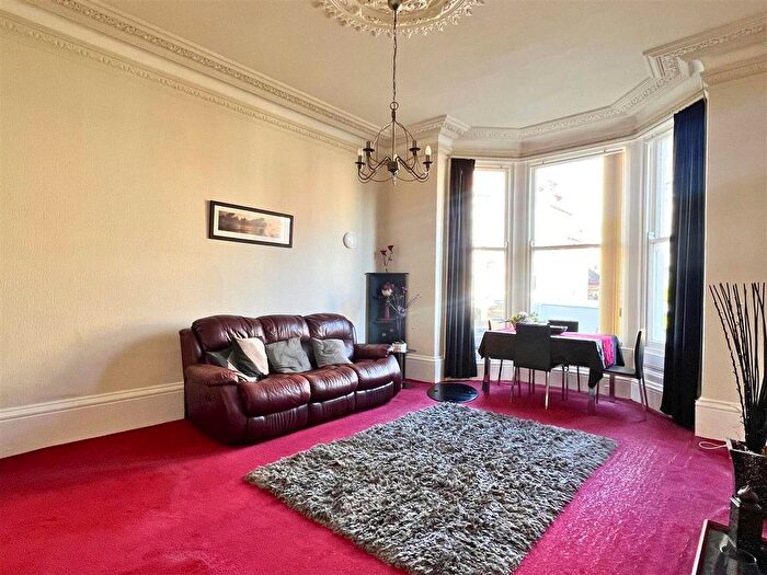 2 Bedroom Flat For Sale In Esplanade Road, Scarborough, YO11