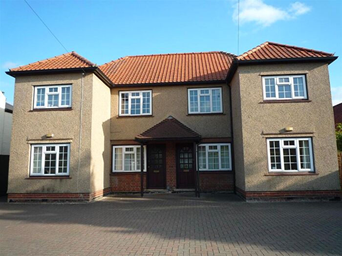 3 Bedroom Flat To Rent In B Milton Road, Cambridge, CB4