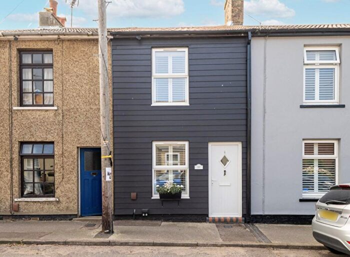 2 Bedroom Terraced House For Sale In St. Georges Road, Pakefield, NR33