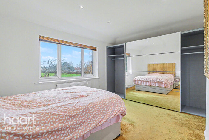 3 Bedroom Semi Detached House For Sale In Green Lane, Thornton Heath, CR7