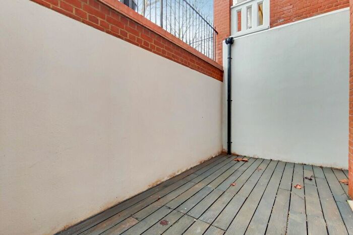 1 Bedroom Flat To Rent In Fitzjohns Avenue, London, NW3