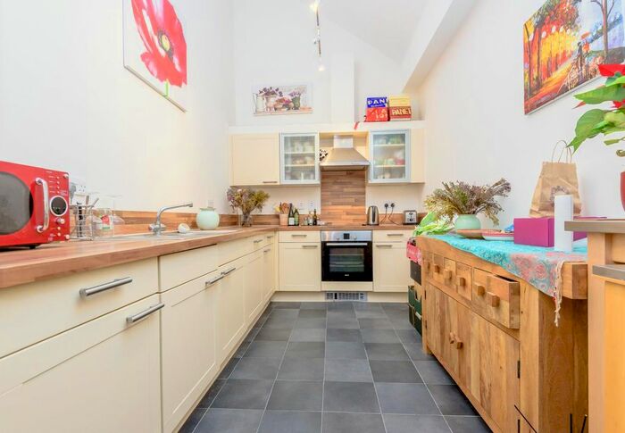 1 Bedroom Flat To Rent In The Vulcan, Gunwharf Quays, Portsmouth PO1