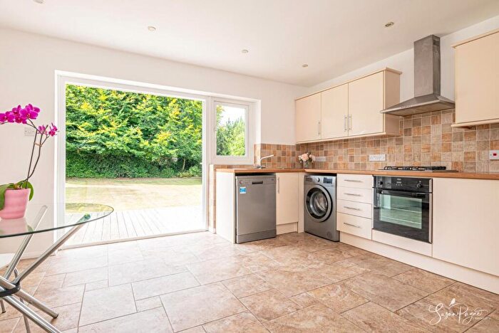 3 Bedroom Detached Bungalow For Sale In Bay Road, Freshwater, PO40