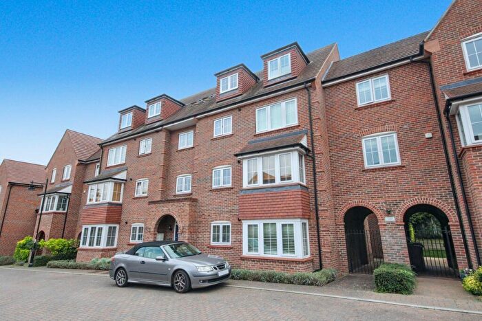 2 Bedroom Flat For Sale In Lindsell Avenue, Letchworth Garden City, SG6