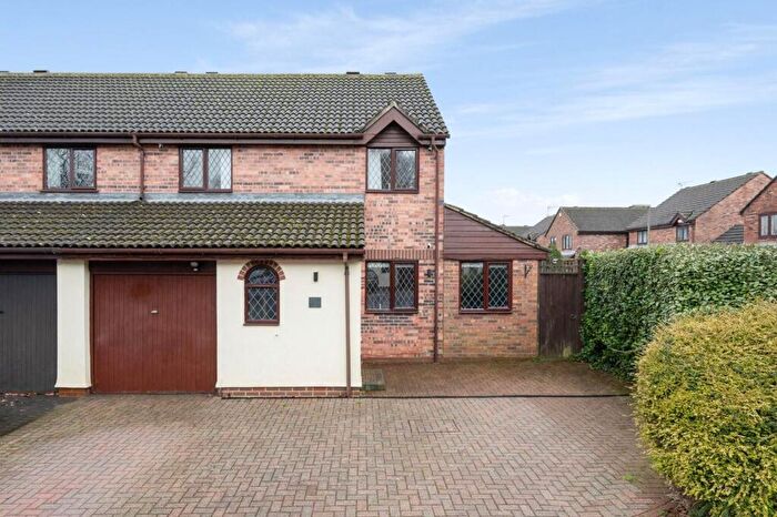 3 Bedroom Semi-Detached House For Sale In Thurnham Way, Tadworth, KT20