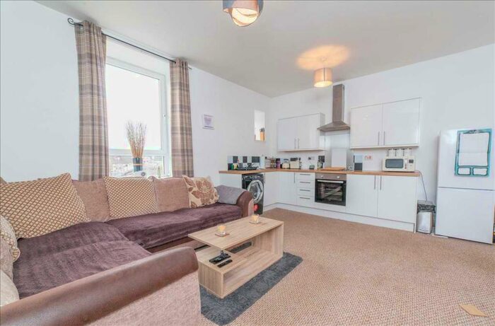 2 Bedroom Apartment To Rent In Glasgow Road, Hamilton, ML3