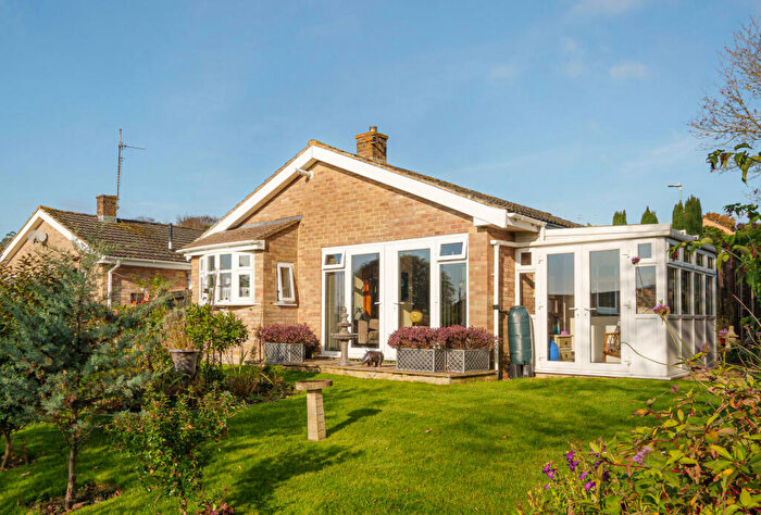 2 Bedroom Bungalow For Sale In Glynfield Rise, Ebley, Stroud, Gloucestershire, GL5