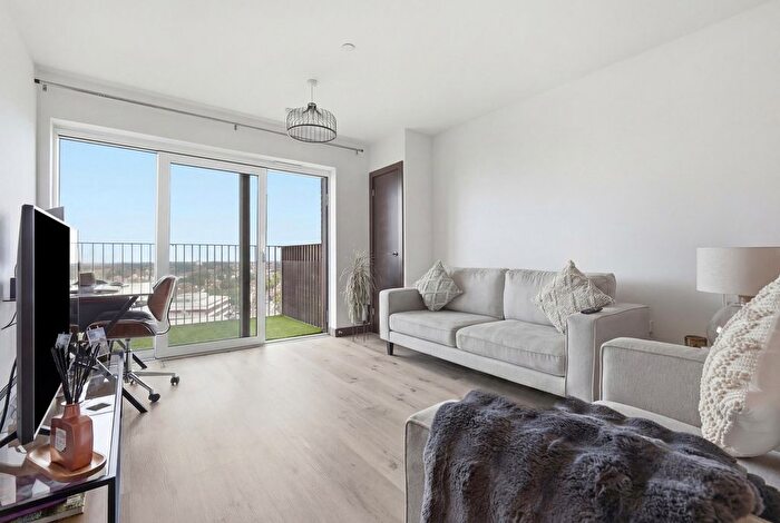 1 Bedroom Flat For Sale In Victoria Avenue, Southend-On-Sea, SS2